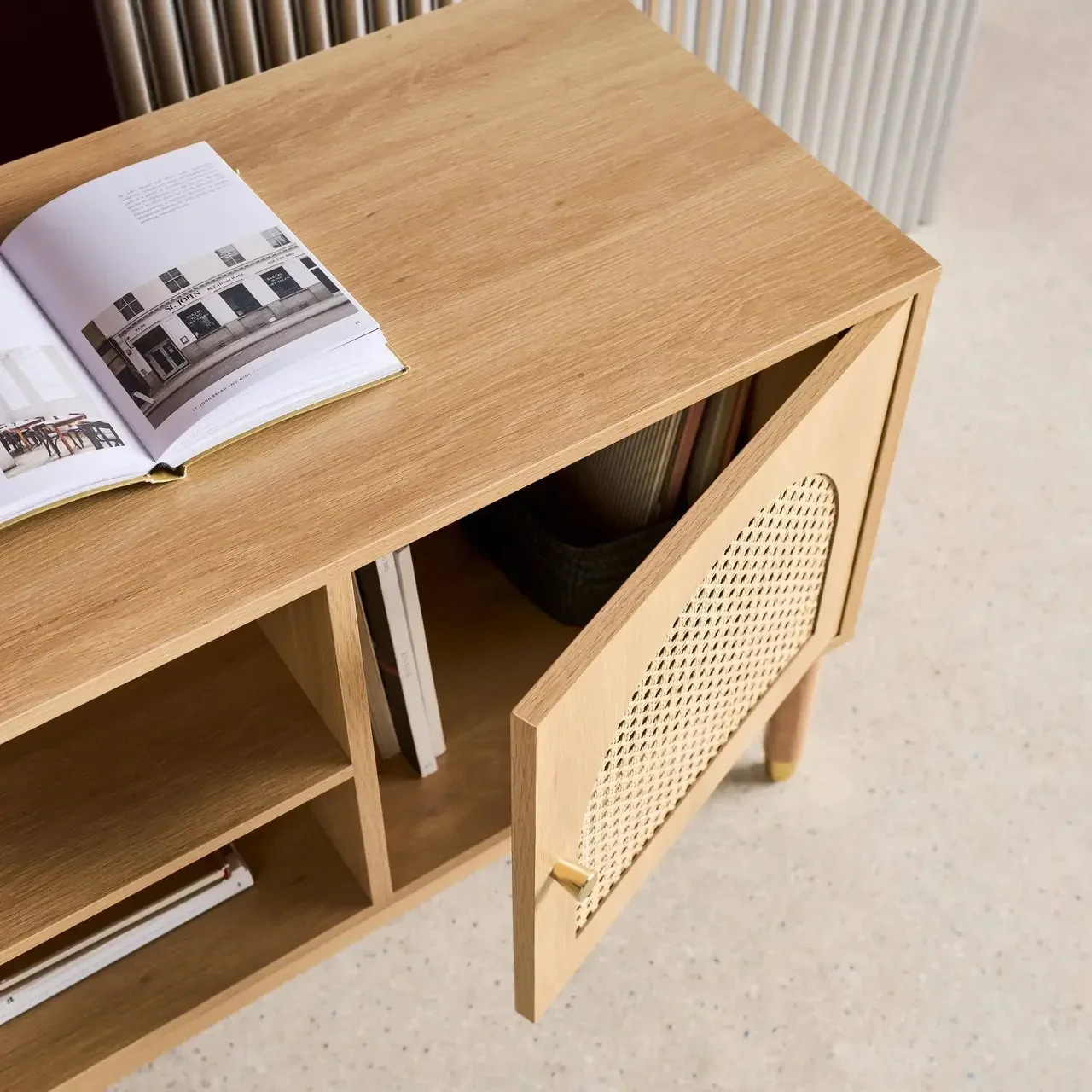 Mueble TV 140 cm Ratán Natural Efecto Madera 2 Puertas Estilo Boho Chic Judith