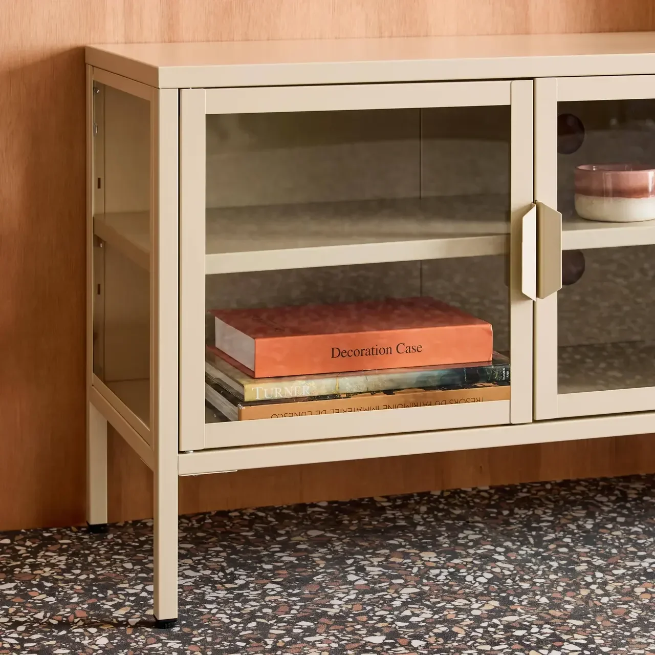 Meuble TV industriel métal verre trempé 120 cm 3 portes bleu