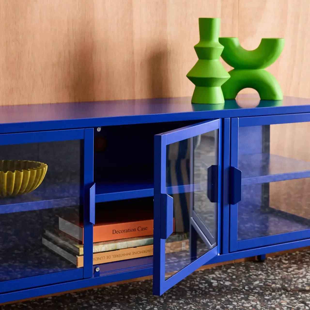 Meuble TV industriel métal verre trempé 3 portes 120 cm bleu Arkansas