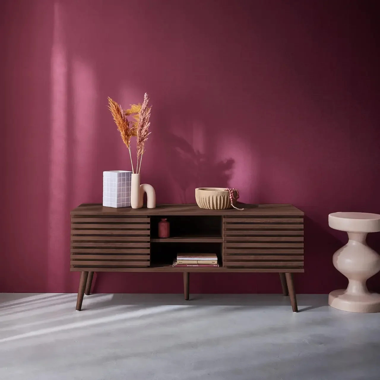 Mueble TV Escandinavo Madera Rayada 120 cm Doble Puerta Corredera Madere