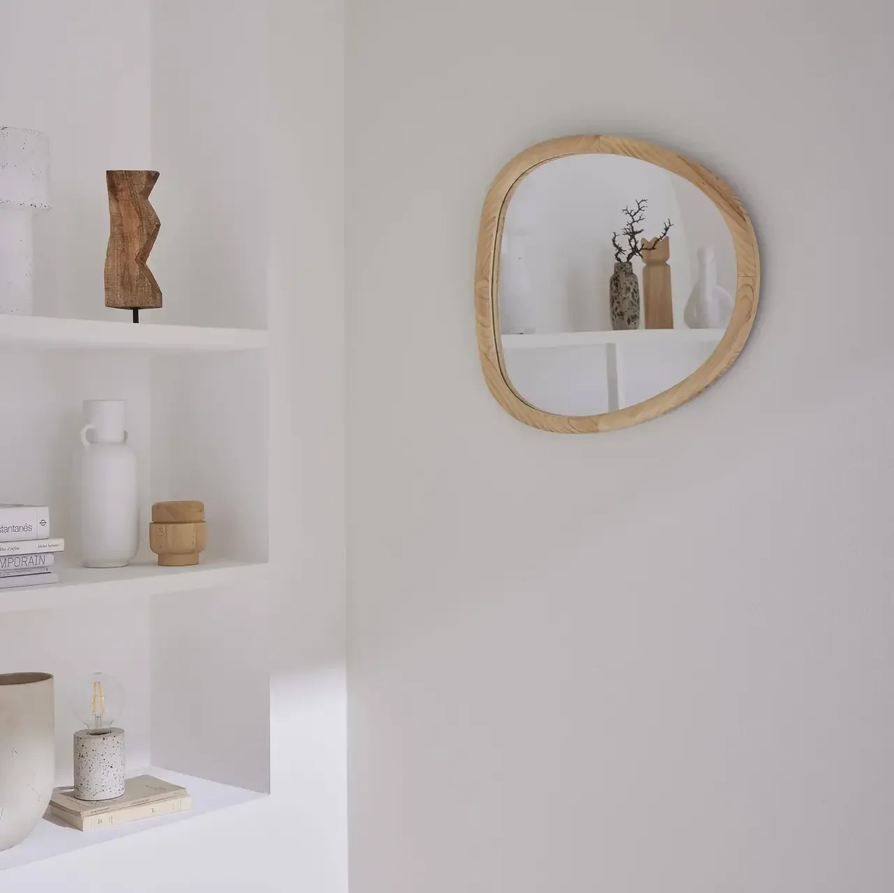 Miroir design bois sapin naturel 55 cm forme organique Charlie