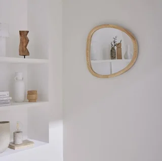 Miroir design bois sapin naturel 55 cm forme organique Charlie
