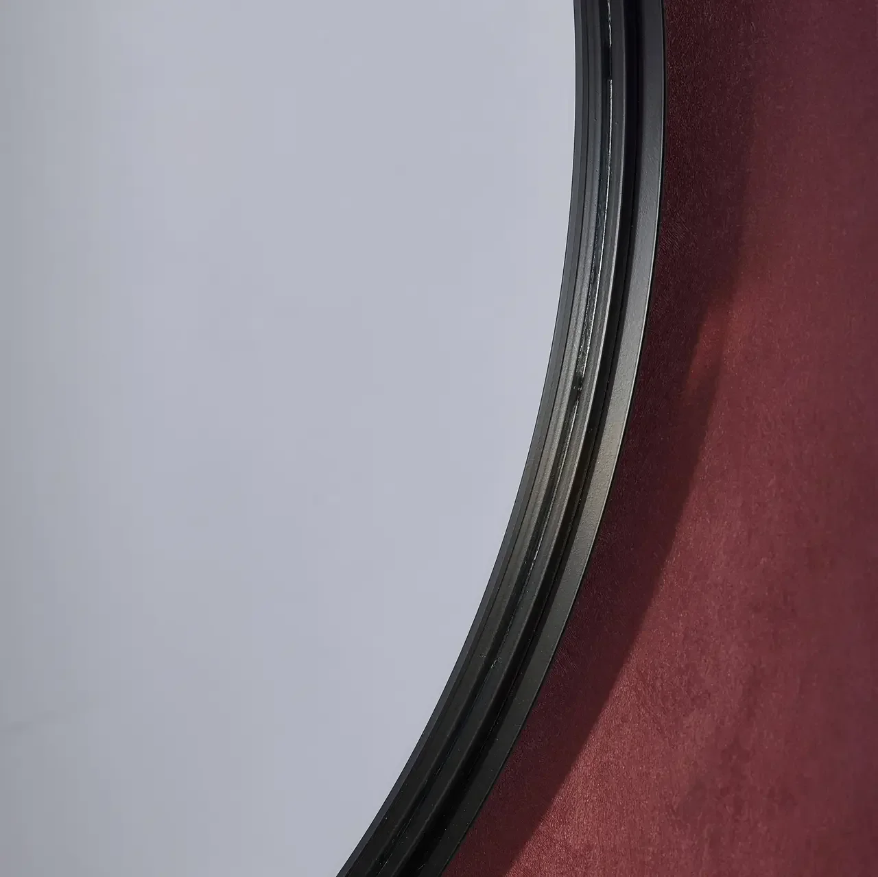 Miroir circulaire en métal Mabel 60 cm - Décoration murale moderne et élégante