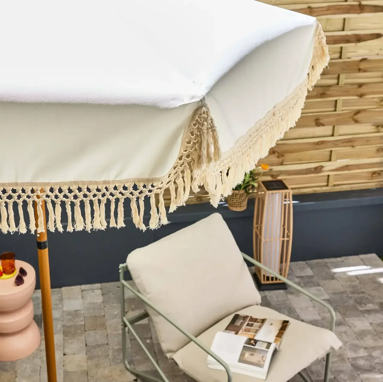 Parasol rond à franges Ø200 cm acier effet bois jardin terrasse