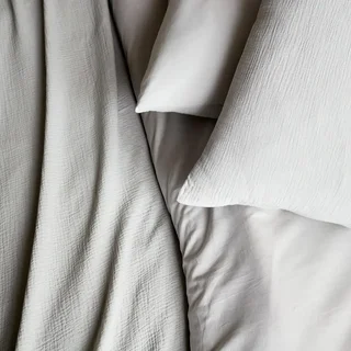 Parure de lit 2 personnes gaze de coton gris clair Alix