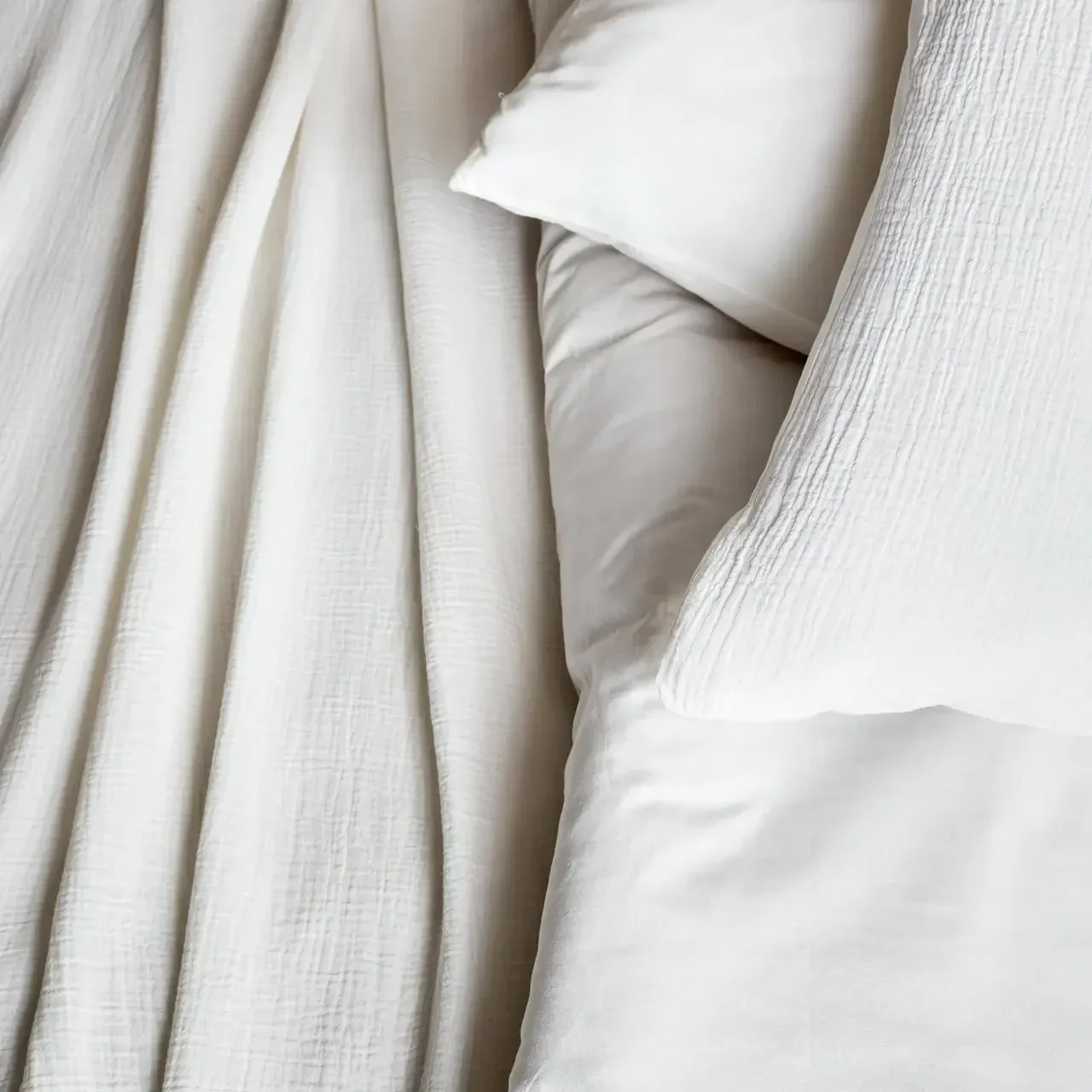 Parure de lit Alix en gaze de coton blanc - housse de couette double et taie d'oreiller