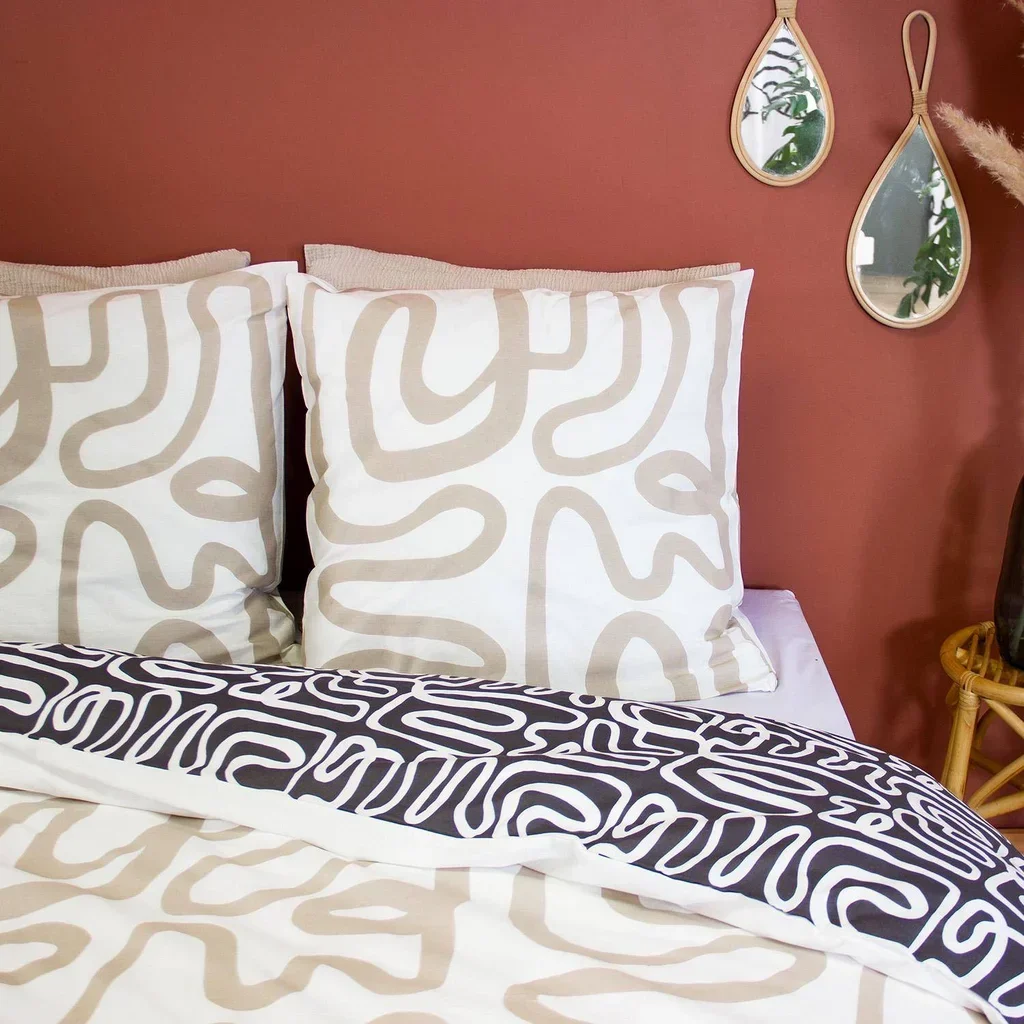 Parure de lit 2 personnes coton bio réversible motif géométrique noir et beige Taya