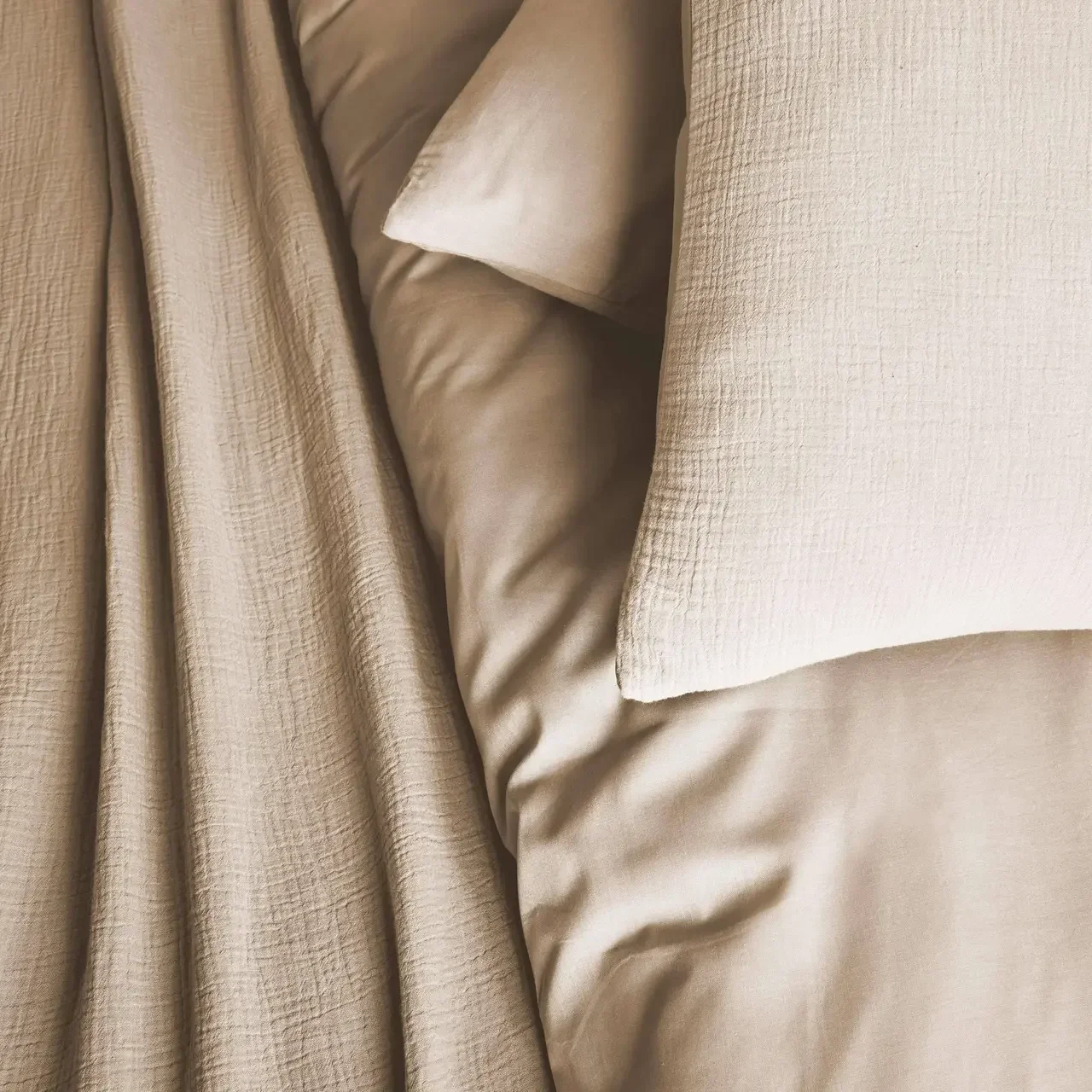 Parure de lit 2 personnes gaze de coton beige Alix - housse couette et taies