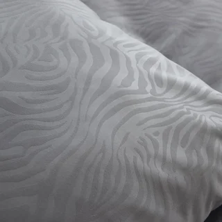 Parure de lit 2 places réversible motif zèbre gris polyester Oeko-Tex
