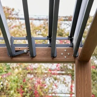 Pérgola bioclimática 4x3m Triomphe aluminio lamas orientables antracita terraza