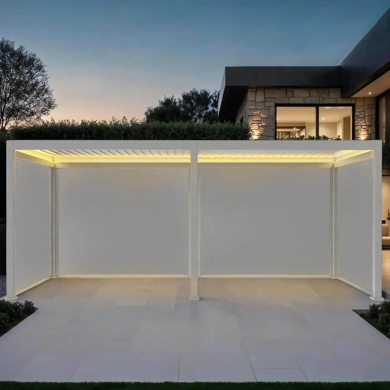Bioclimatic pergola 6x3m motorized aluminum Triomphe LED side awnings