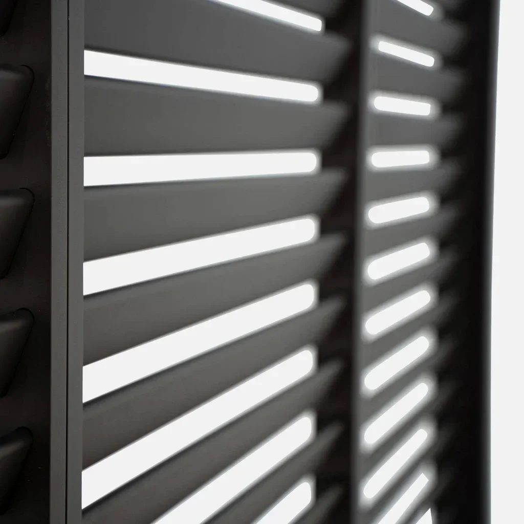 Pergola bioclimatique aluminium 3x3m V2 Triomphe lames orientables 3 persiennes 100 cm
