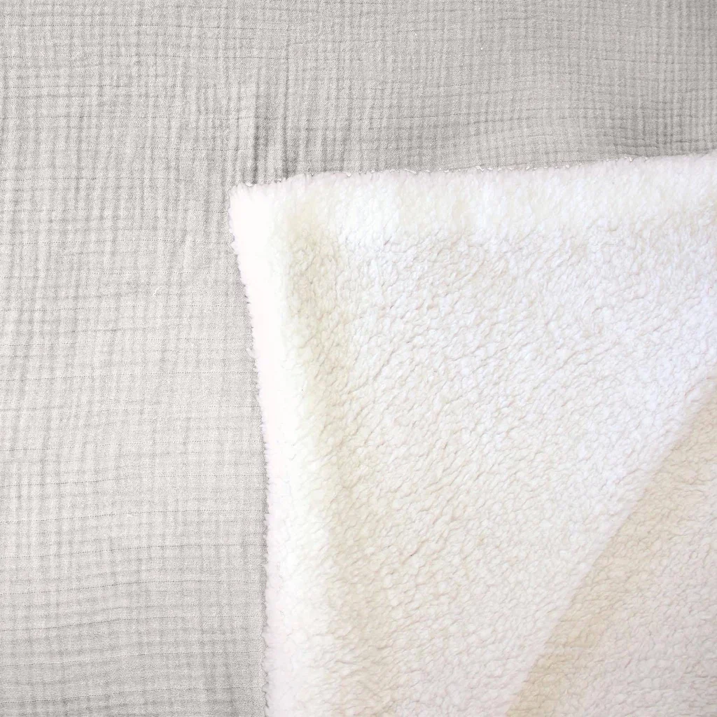 Plaid douillet sherpa kaki 130x170 cm certifié Oeko-Tex