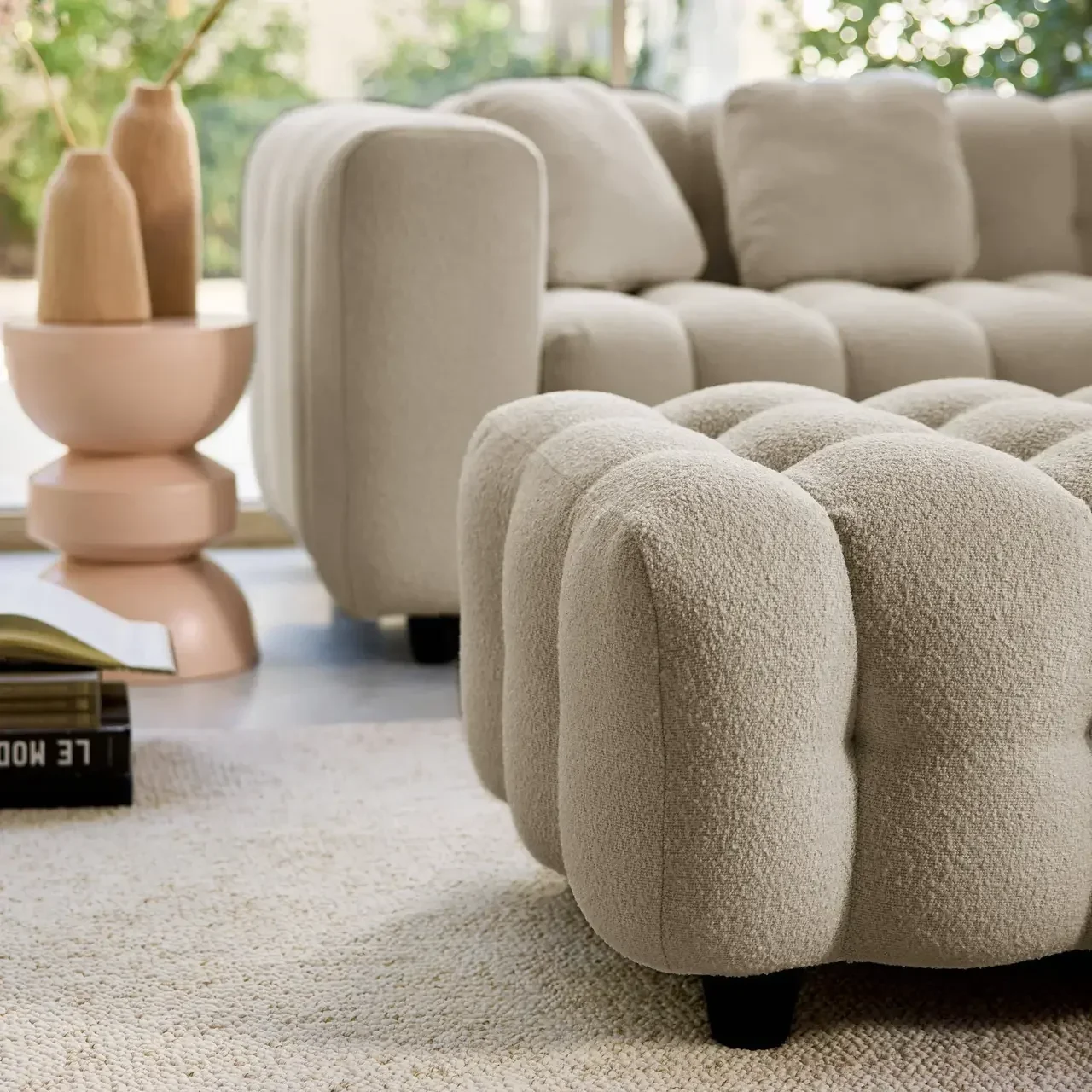 Pouf repose-pieds angle 3 places Leon bouclette texturée beige
