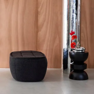 Pouf repose-pieds Boni tissu bouclette blanc cassé