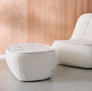 Pouf repose-pieds Boni tissu bouclette texturée blanc cassé pour chauffeuse 1 place