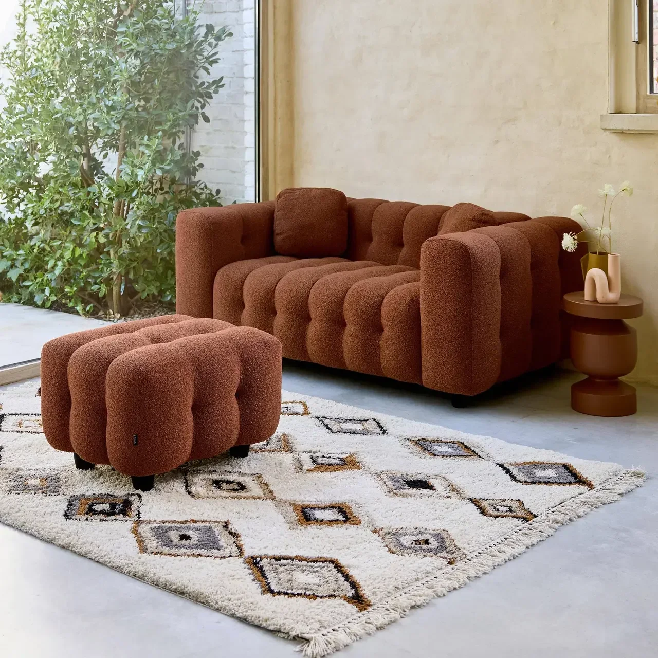 Pouf repose-pieds Leon 2 places bouclette texturée beige salon cosy
