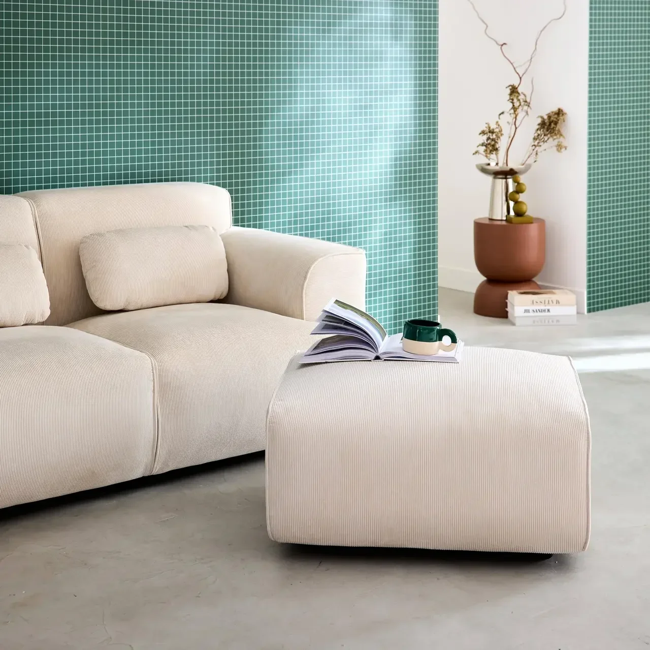 Pouf repose-pieds velours côtelé Wallas pour canapé 2 places