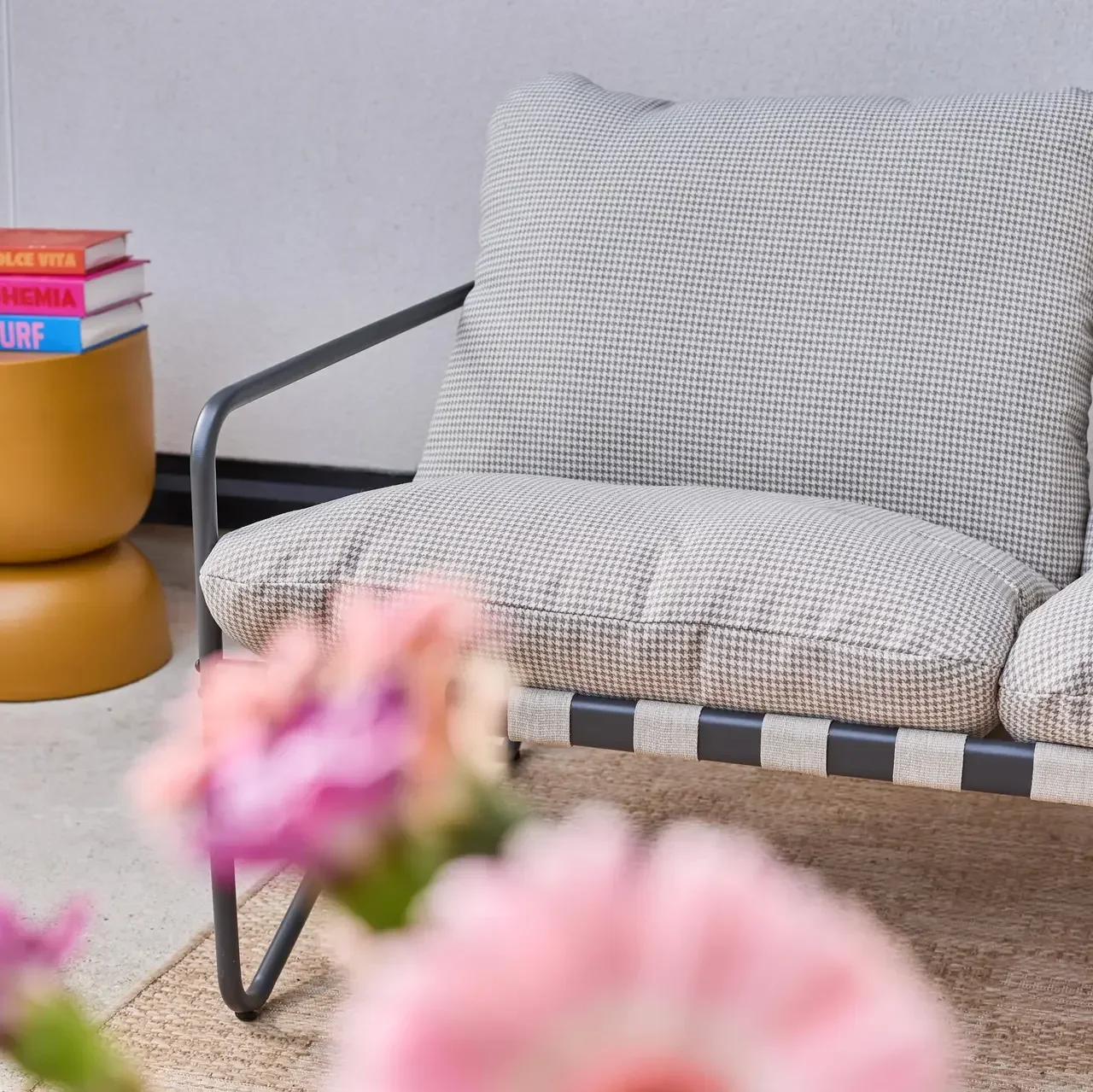 Salon de jardin Alcamo 4 places acier kaki beige avec table basse