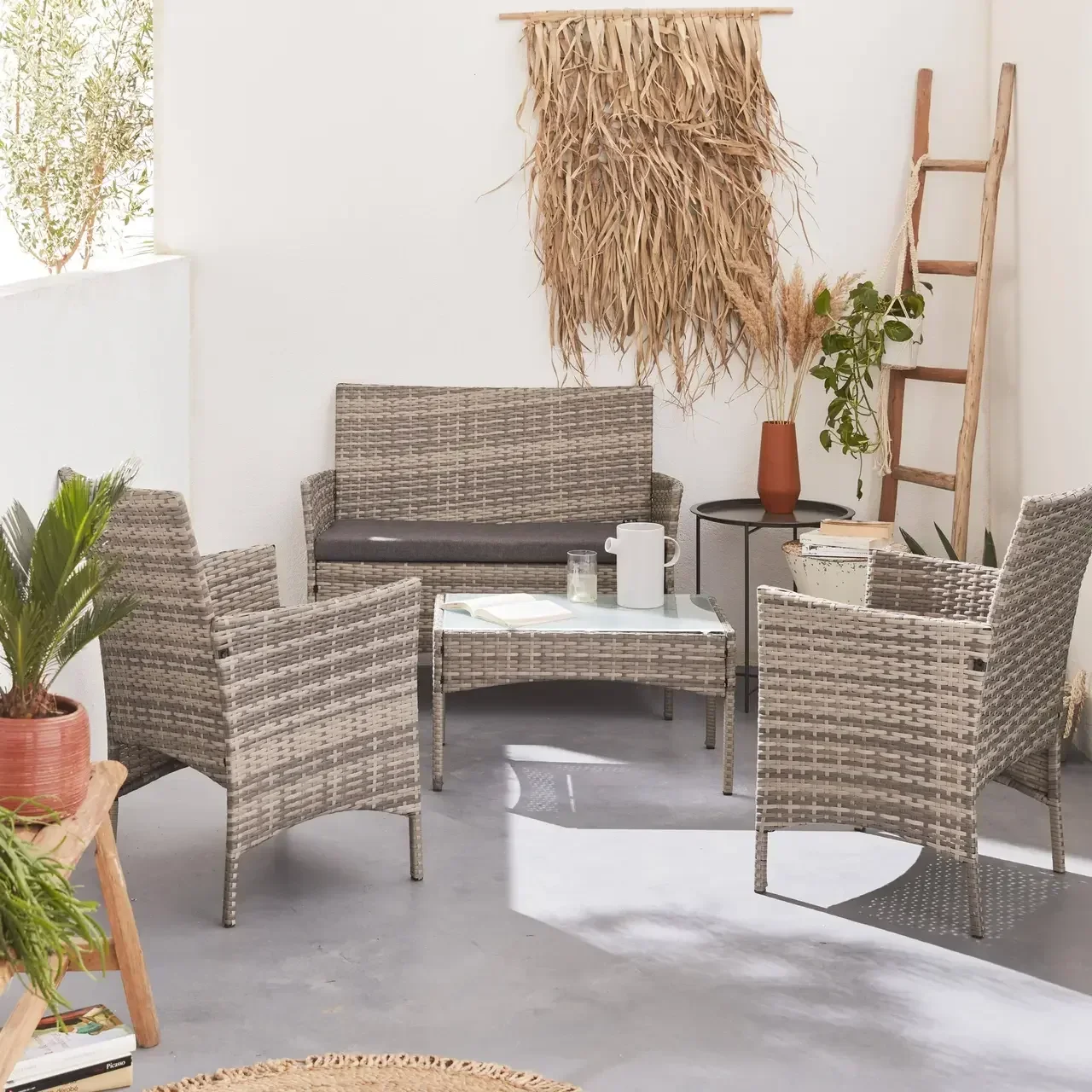 Set giardino 4 posti rattan sintetico Moltès - Divano, 2 poltrone e tavolino vetro