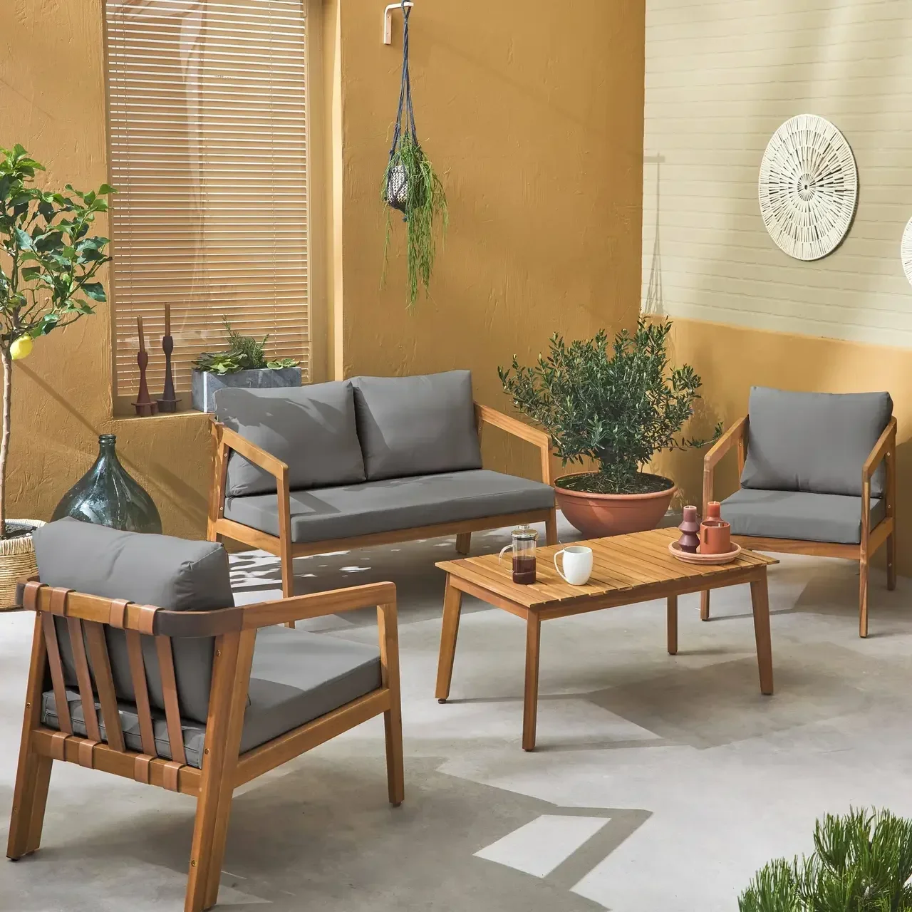Conjunto jardín 4 plazas madera acacia FSC con cojines repelentes al agua