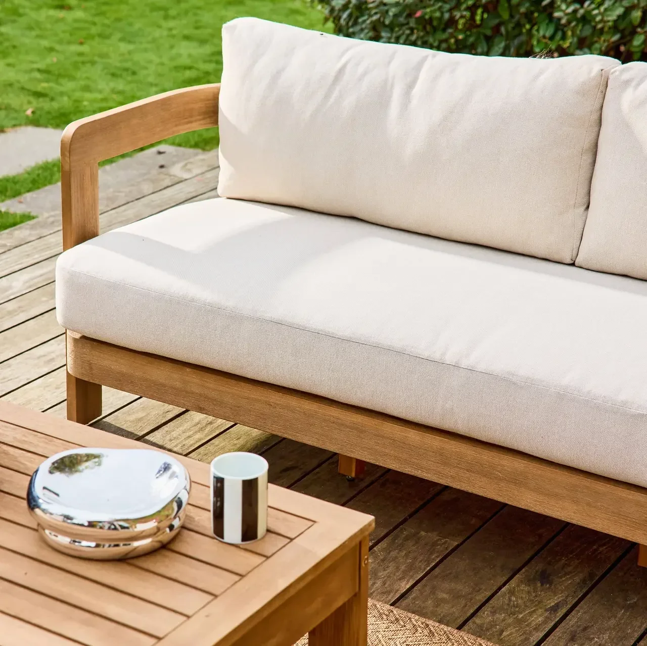 Set da giardino 4 posti in legno di acacia FSC Miyana con cuscini in olefina