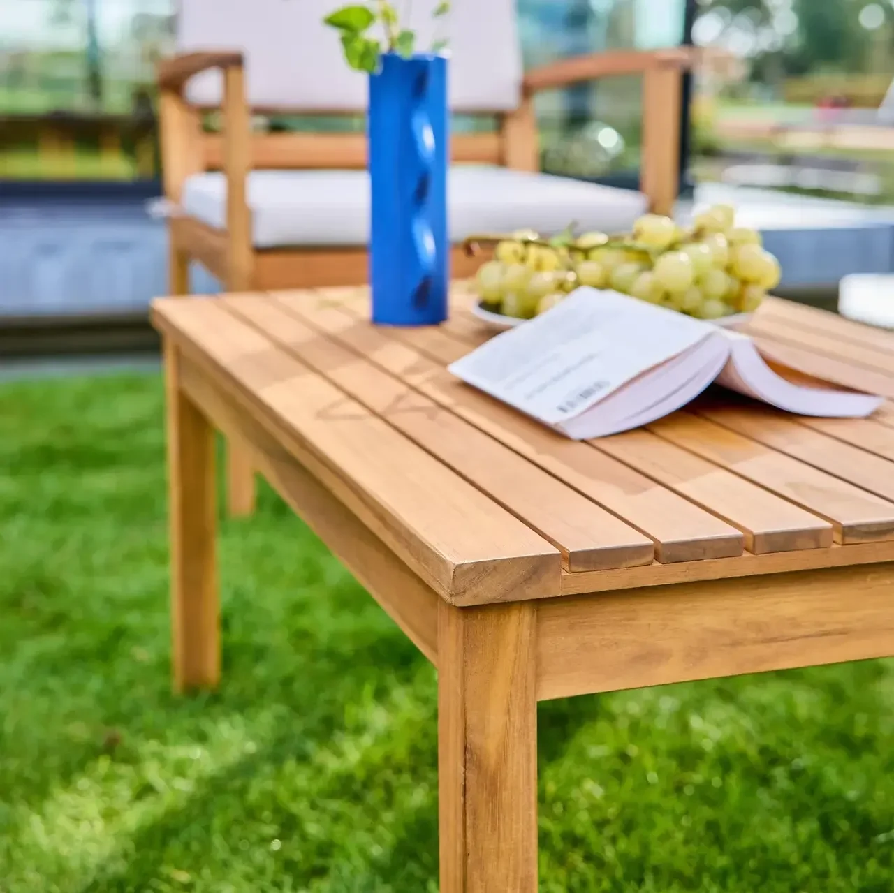 Salon jardin 4 places bois acacia FSC avec coussins - Komoda
