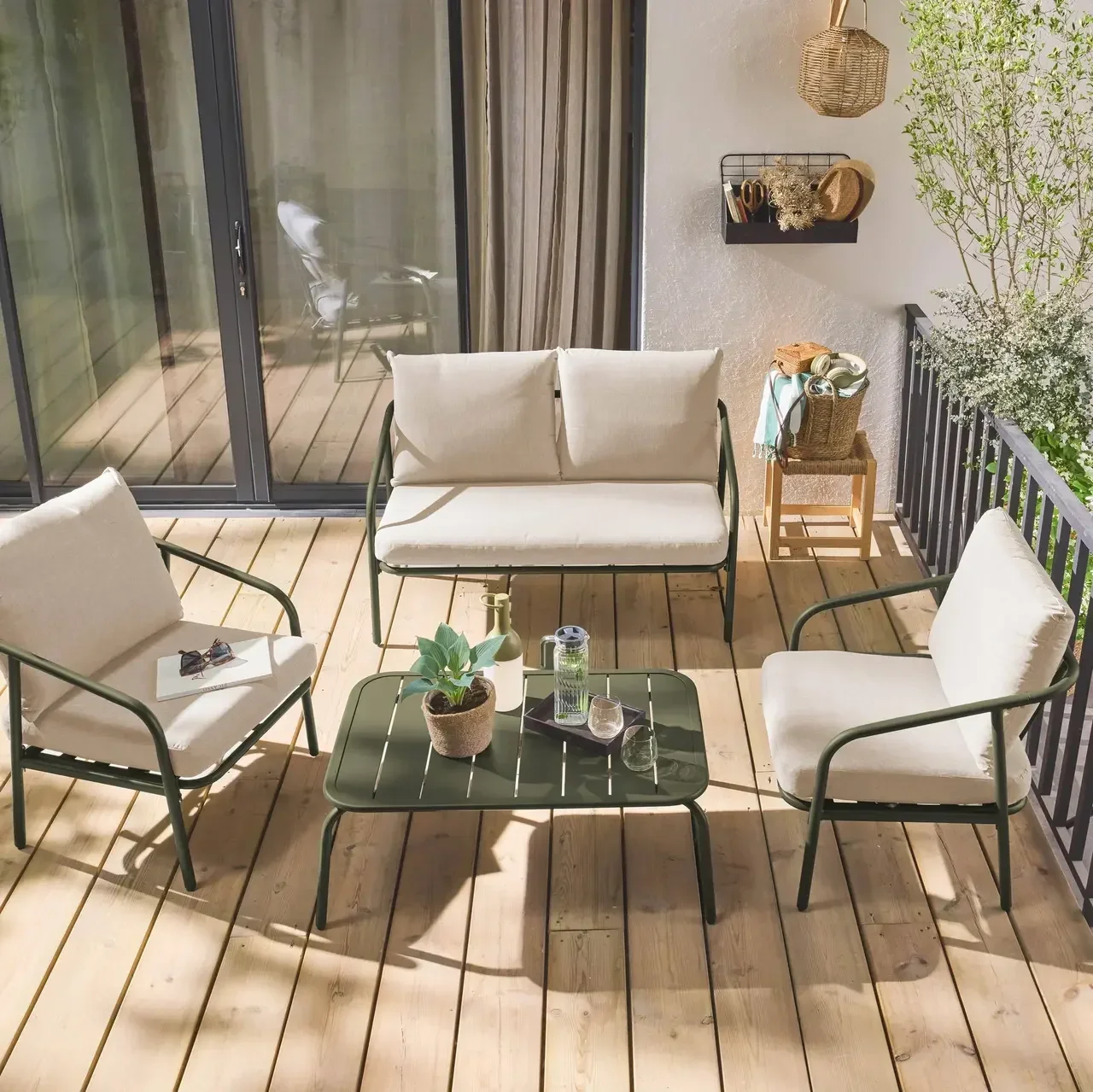 Set da giardino in metallo 4 posti con cuscini comodi da esterno