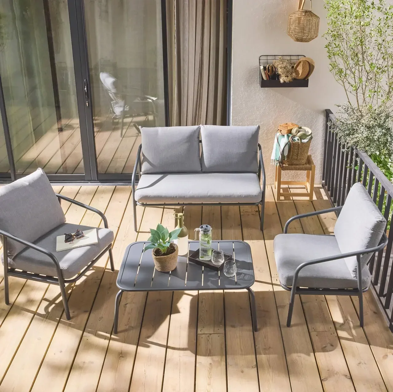 Conjunto de jardim em metal 4 lugares com almofadas confortáveis para exterior