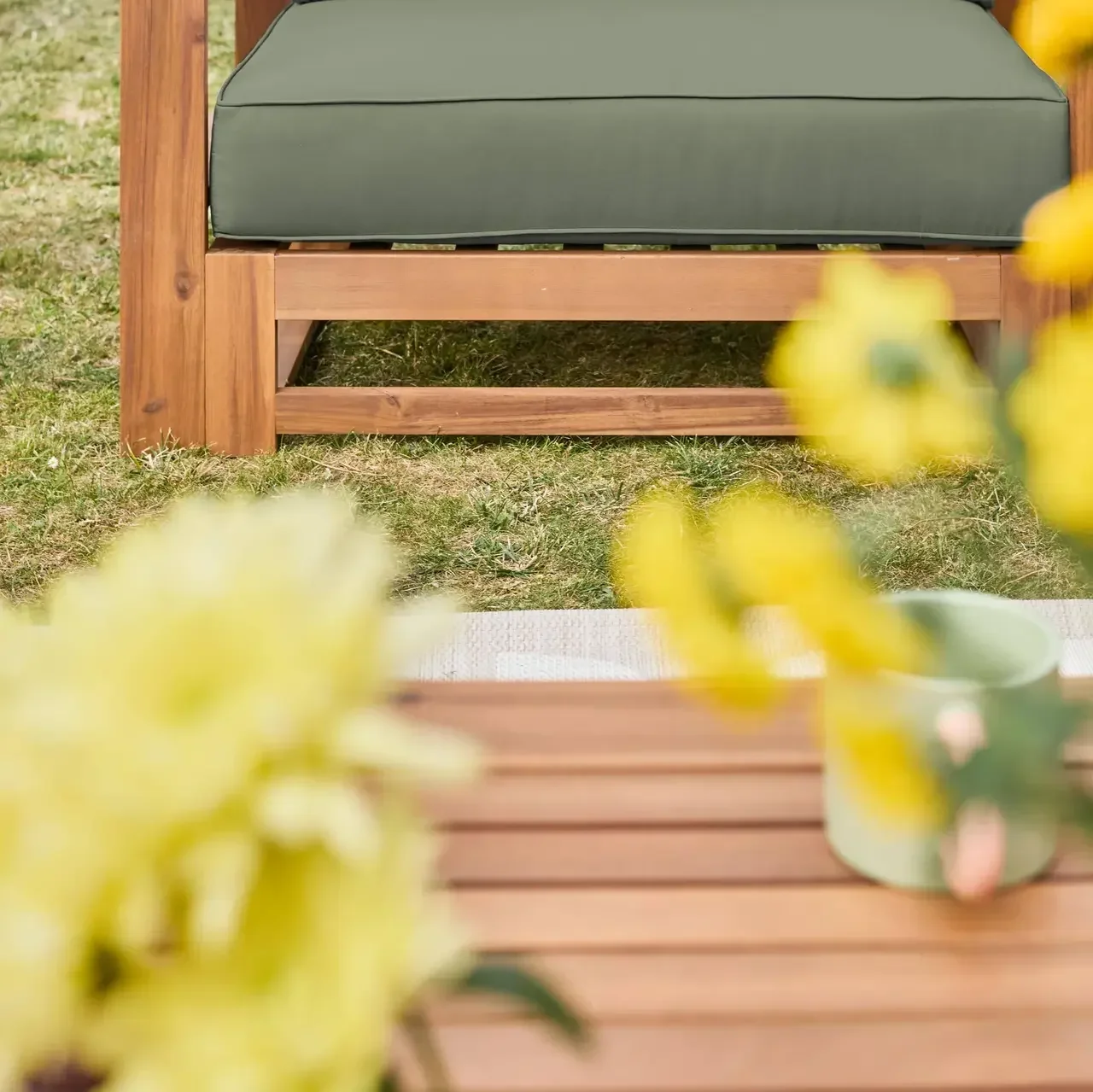 Conjunto jardín 5 plazas madera acacia FSC con cojines 14 cm muebles exterior