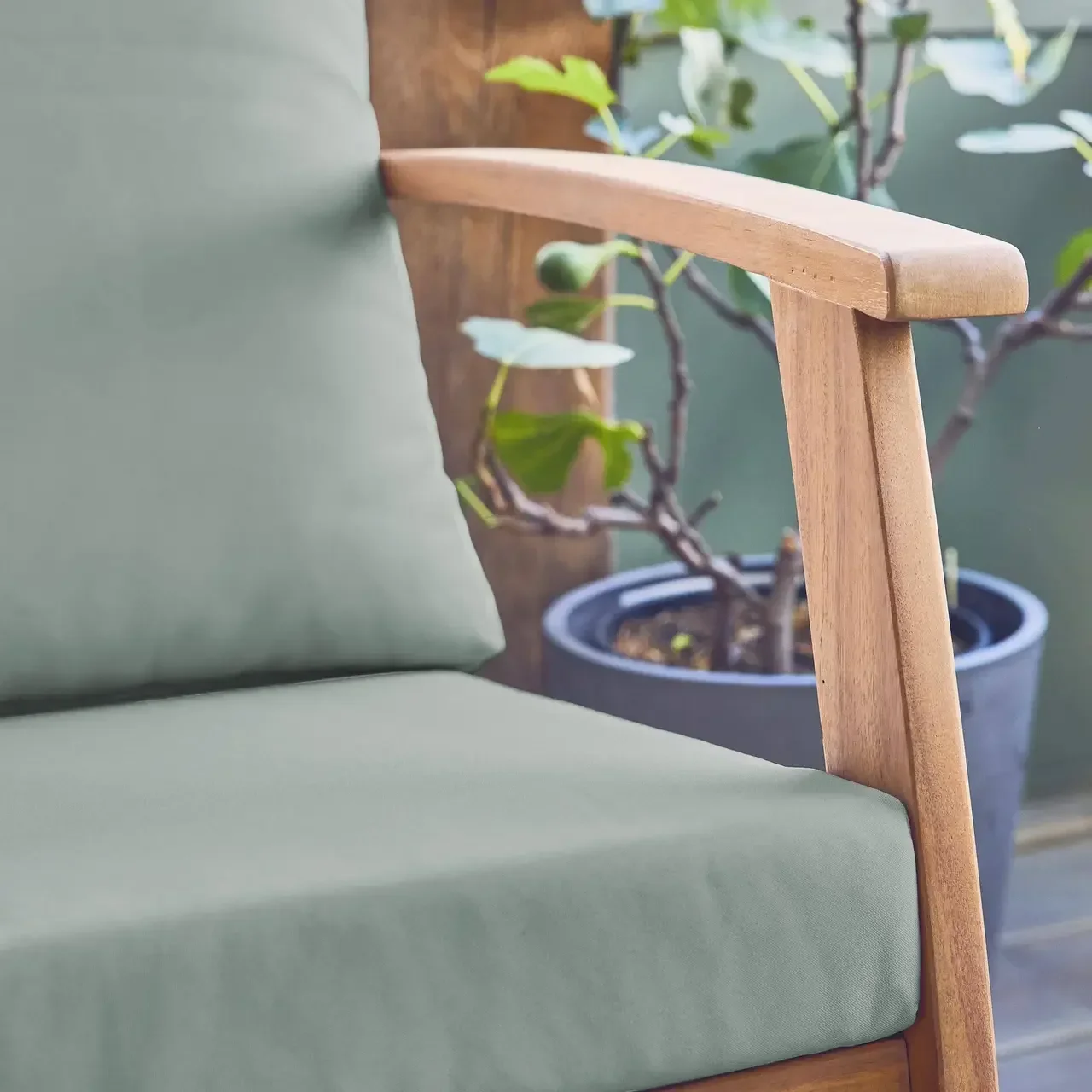 Set giardino 5 posti legno acacia FSC con tavolo, divano e poltrone
