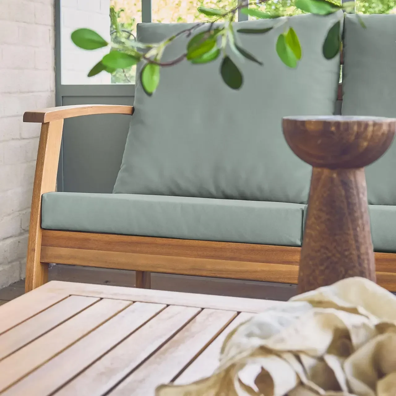 Set giardino 5 posti legno acacia FSC con tavolo, divano e poltrone