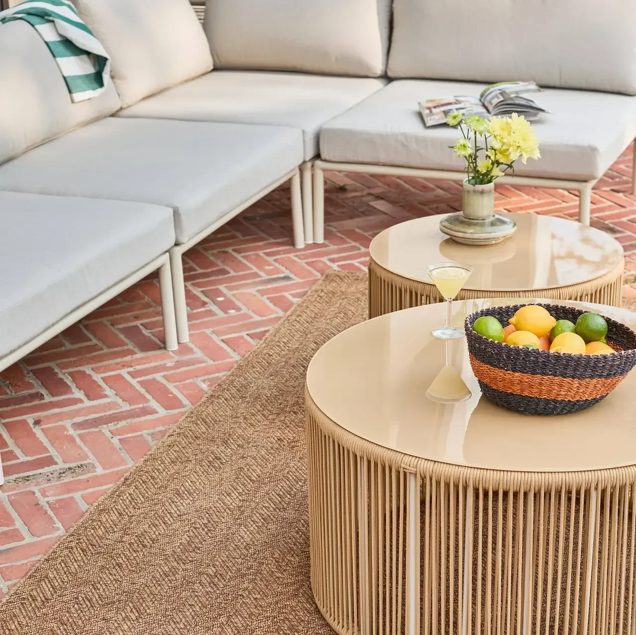 Conjunto de jardín modular de aluminio 5 plazas Orial con cuerdas y mesas redondas de cristal