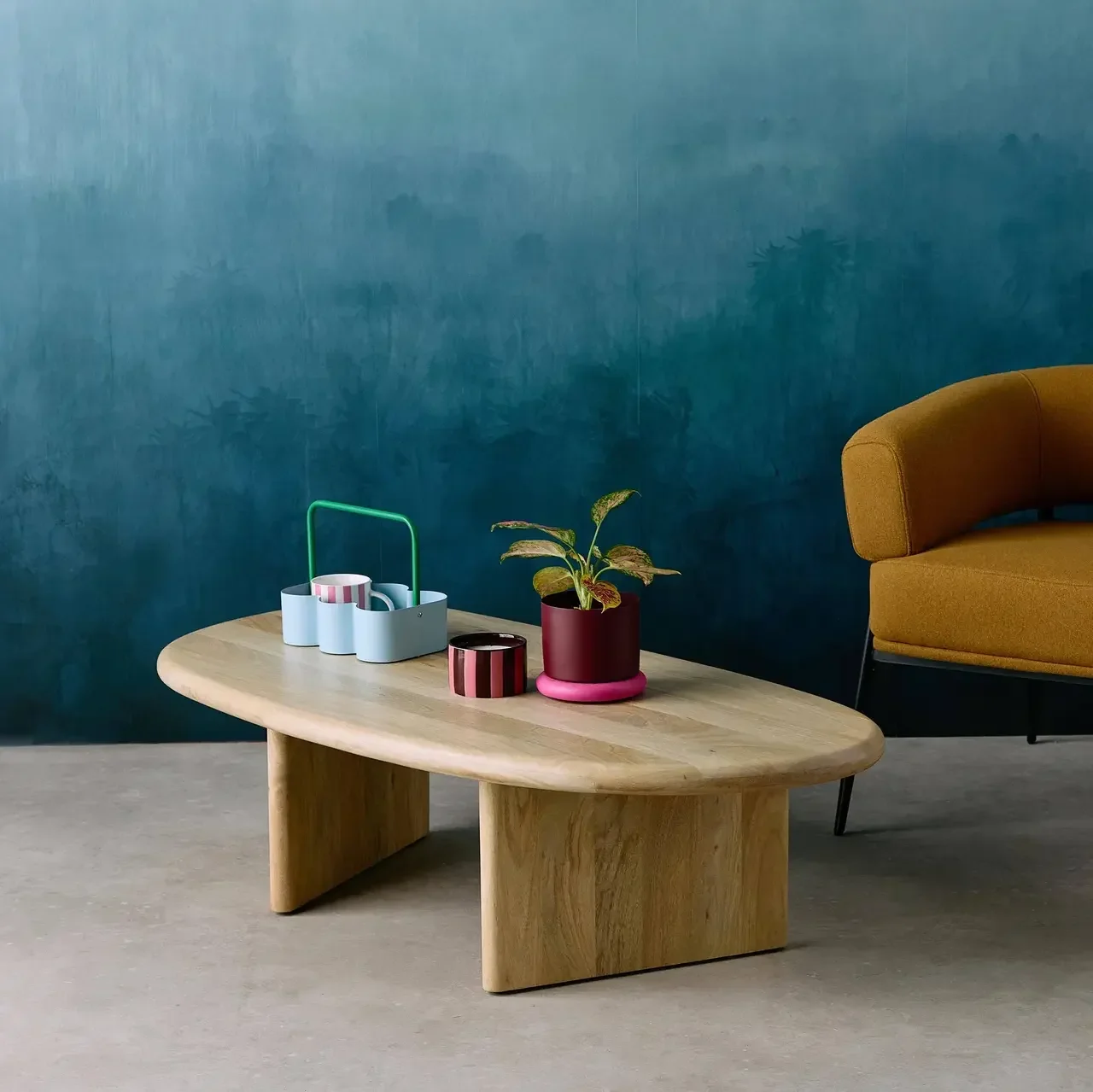 Mesa de Centro Oval Madeira Mangueira Design Orgânico Sala de Estar Shiva