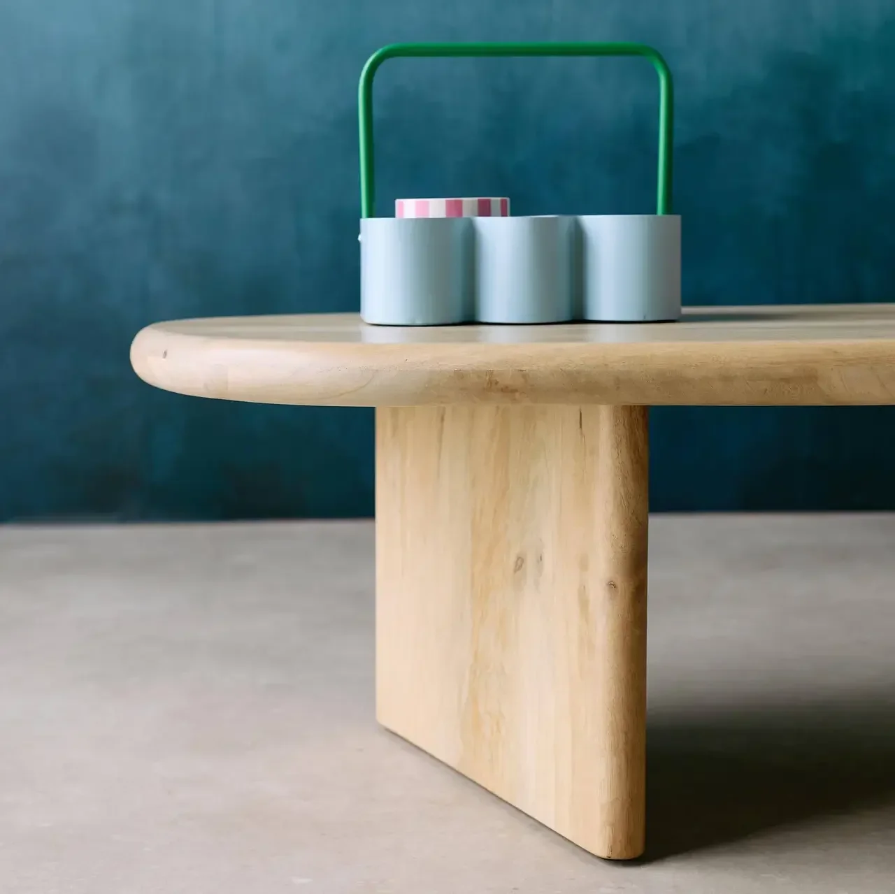 Mesa de Centro Oval Madeira Mangueira Design Orgânico Sala de Estar Shiva