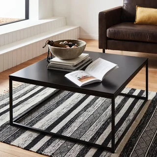 Mesa de centro quadrada de metal preto fosco estilo industrial