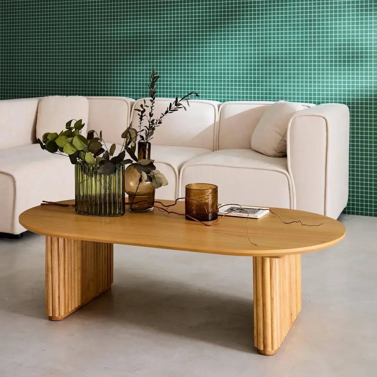 Table basse ovale bois hévéa finition chêne design contemporain Gabrielle