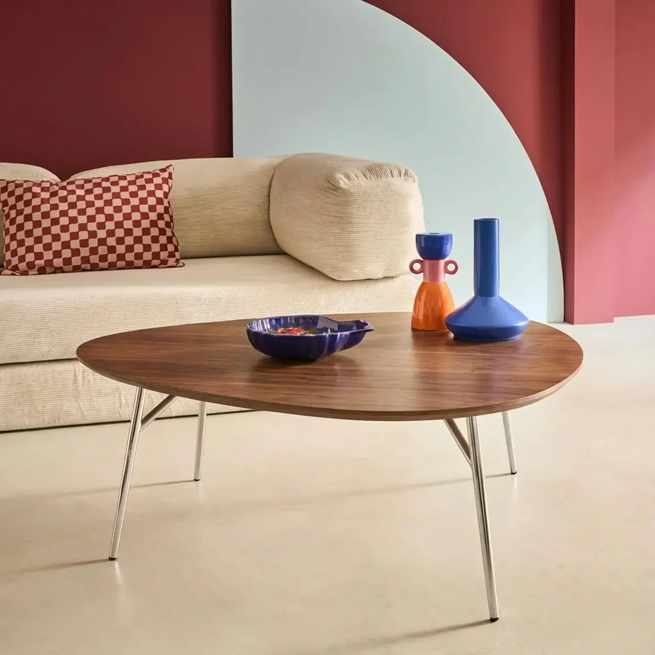 Ovaler Couchtisch Ezia verchromte Metallbeine Eichenoptik Platte modernes Wohnzimmer Design