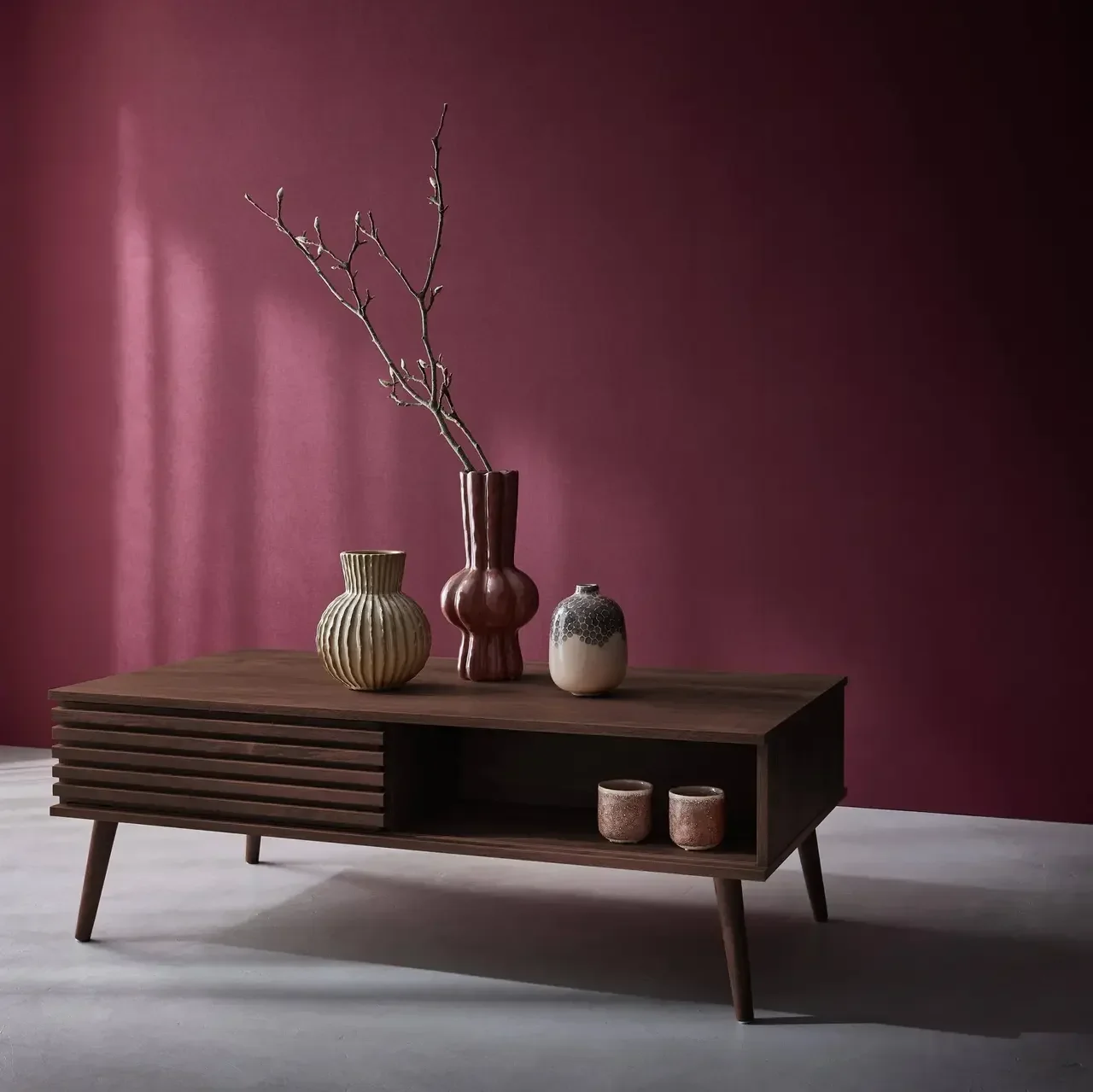 Table basse scandinave bois strié porte coulissante Madere