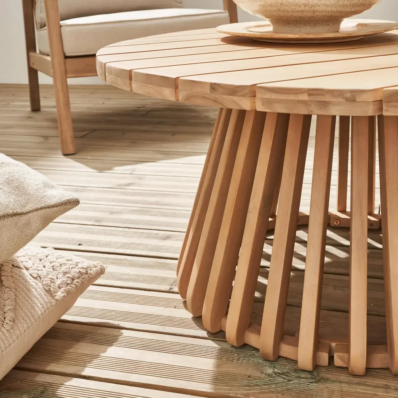 Round garden coffee table acacia wood 80 cm - Scandinavian outdoor design