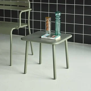 Table d'appoint extérieure carrée métal Amélia acier antirouille jardin