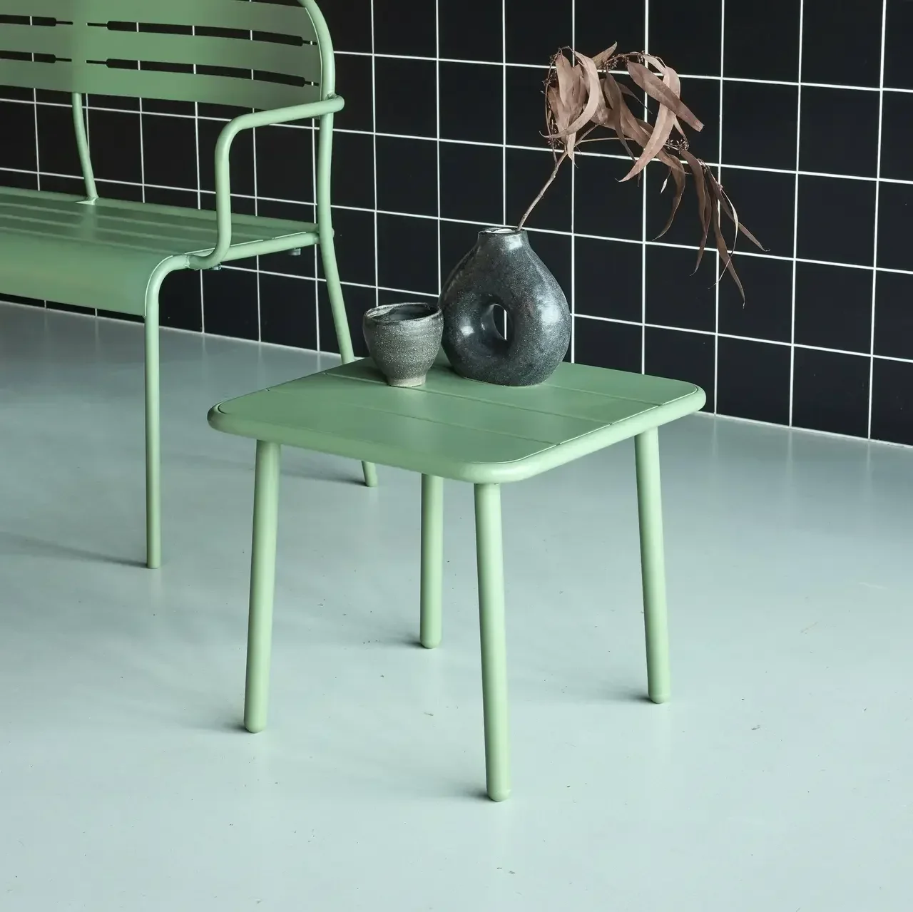 Table d'appoint extérieure carrée métal Amélia acier antirouille jardin