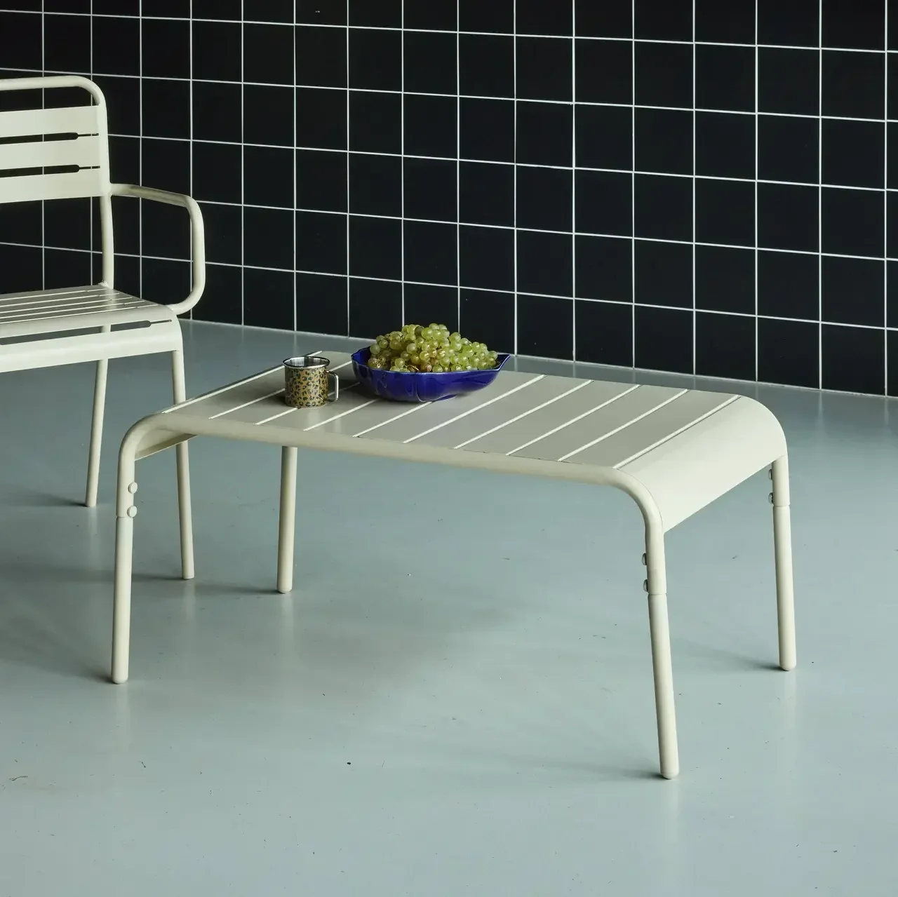 Table basse jardin Amélia anthracite acier antirouille 90 cm