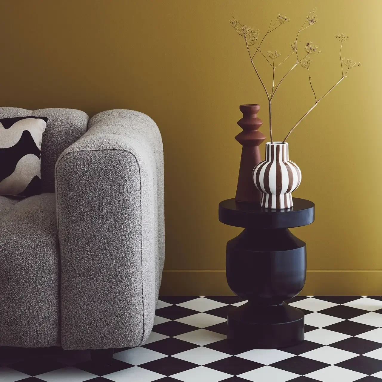 Table d'appoint Alma métal noir Ø30,5 cm design minimaliste