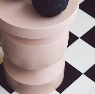 Alma Beistelltisch schwarzes Metall Ø30,5 cm minimalistisches Design