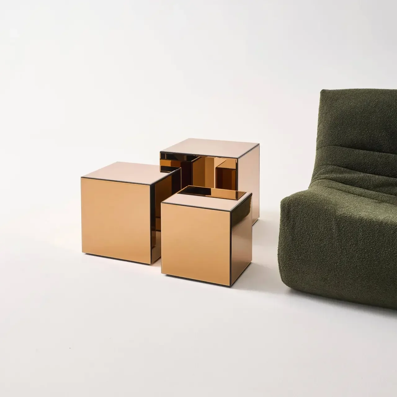 Table d'appoint cube miroir 35cm bout canapé design Mirage