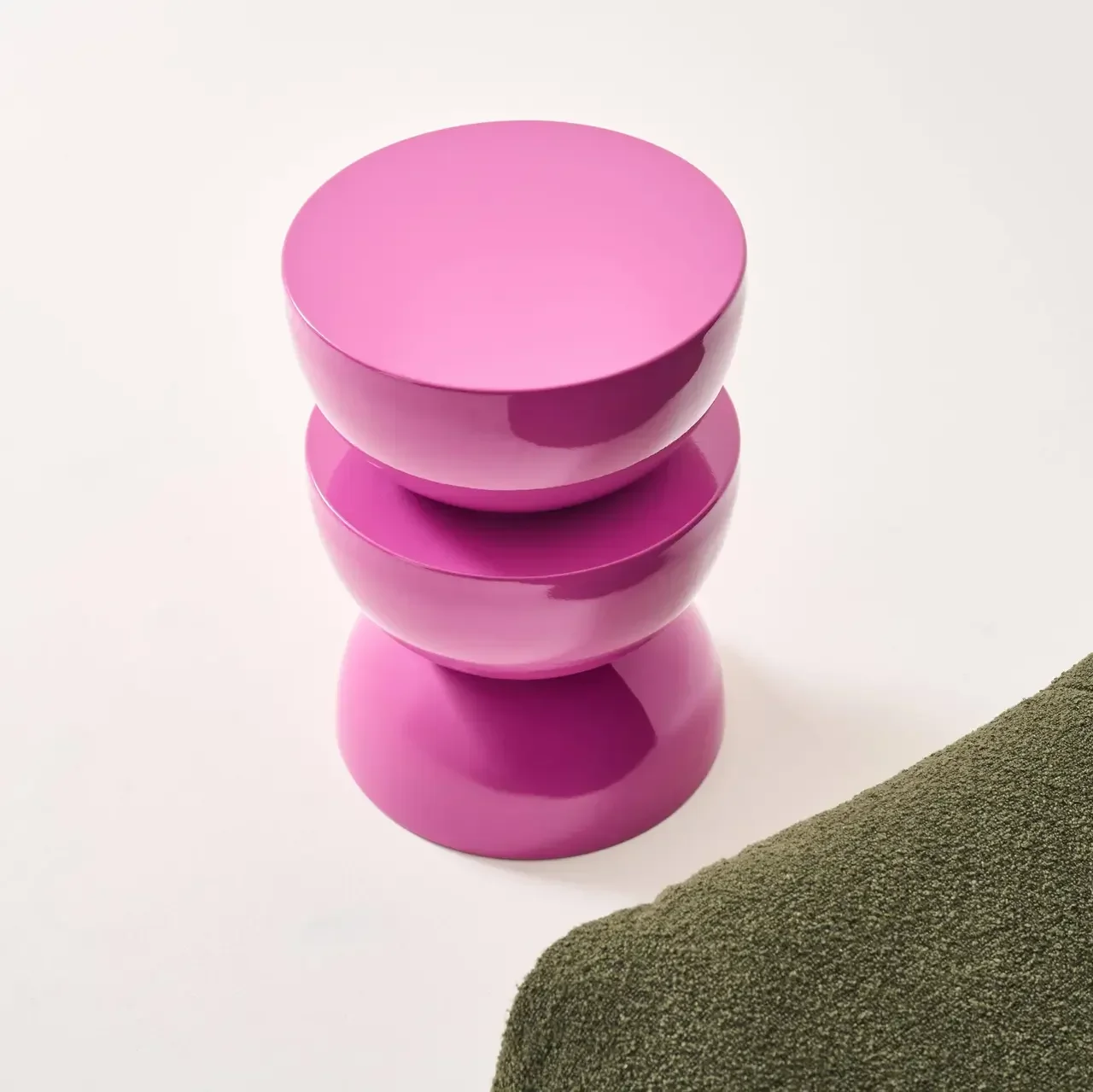 Table d'appoint Coumba violet brillant design effet verre métal Ø32 cm