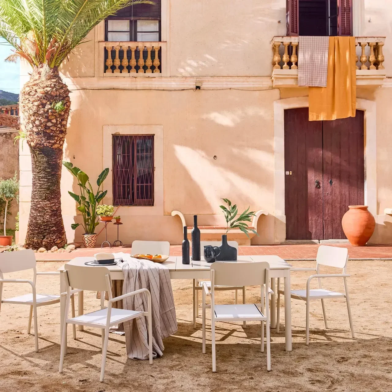 Table de jardin extensible aluminium 8 places Charleston moderne