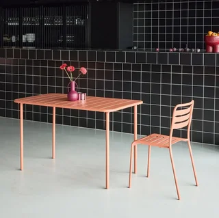 Table de jardin Amélia métal 4 places acier antirouille extérieur
