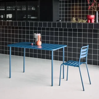 Table de jardin métal 4 places Amélia acier antirouille extérieur